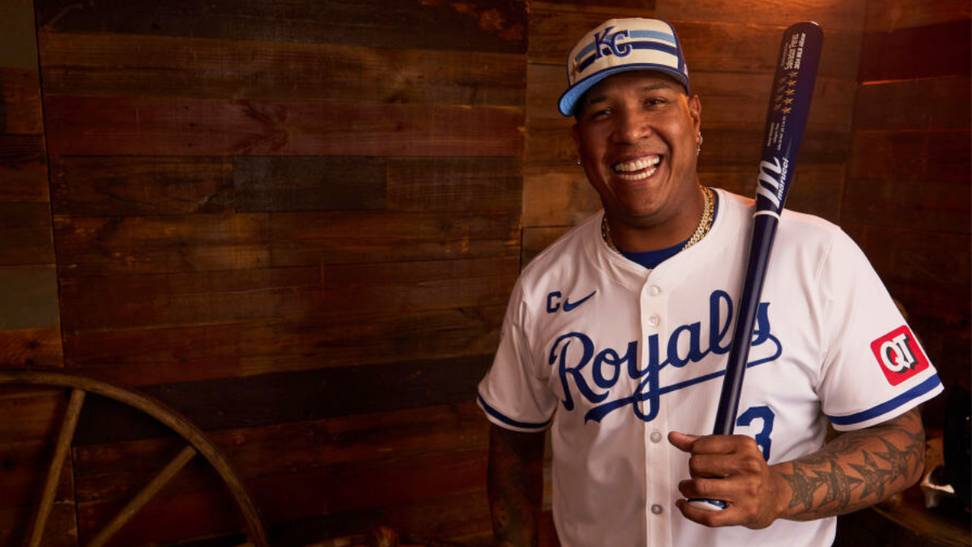 Salvador Perez Surprises Group Of Kids, Joins Their Backyard Wiffle Ball Game