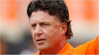 Mike Gundy cooked hte media in a funny moment going viral. (Credit: Getty Images)