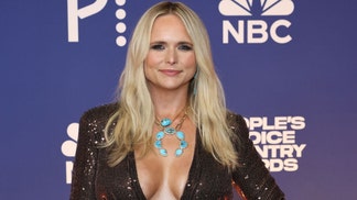 Country music star Miranda Lambert has embraced her giant boobs, and the internet is buzzing. 
