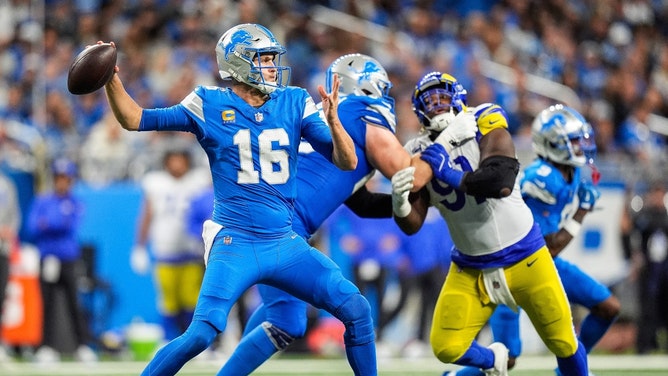 Lions QB Jared Goff makes a pass vs. the Los Angeles Rams at Ford Field in Detroit. (Junfu Han / USA TODAY NETWORK)