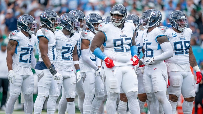 The Tennessee Titans defense huddles up in their game vs. the New York Jets at Nissan Stadium in Nashville. (Denny Simmons/The Tennessean-USA TODAY NETWORK via Imagn Images)