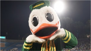 The Oregon Ducks mascot suffered an embarrassing moment against the Purdue Boilermakers. (Credit: Getty Images)