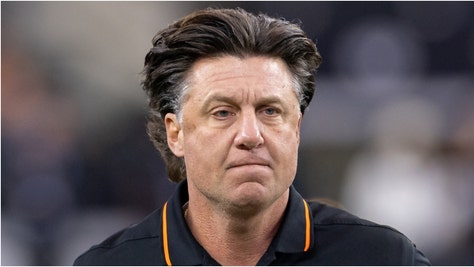 Mike Gundy says player retention in college football is simply about money. (Credit: Getty Images)