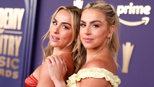 cavinder twins mechanical bull