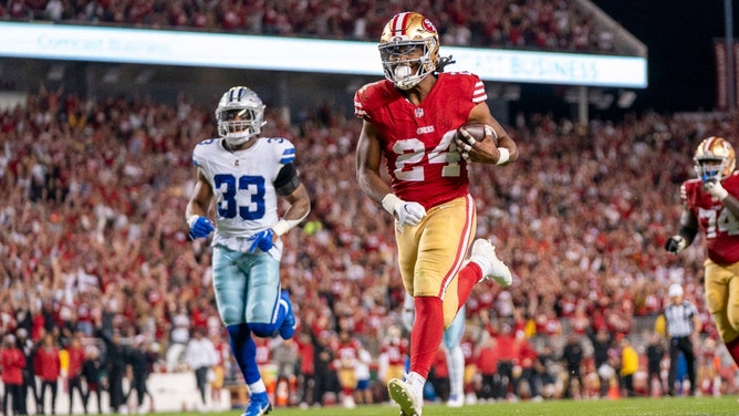 San Francisco 49ers RB Jordan Mason runs for a touchdown on the Dallas Cowboys at Levi's Stadium. (Kyle Terada-USA TODAY Sports)