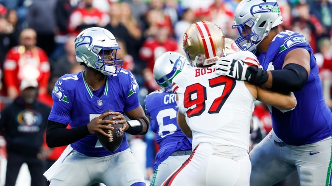 Seattle Seahawks QB Geno Smith looks to pass vs. the San Francisco 49ers at Lumen Field in NFL Week 6. (Joe Nicholson-Imagn Images)