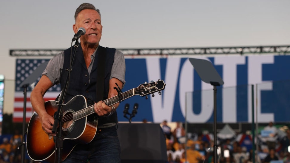 Bruce Springsteen may have lost his fastball at 75, and he proved it at the Kamala Harris-Obama rally last night.