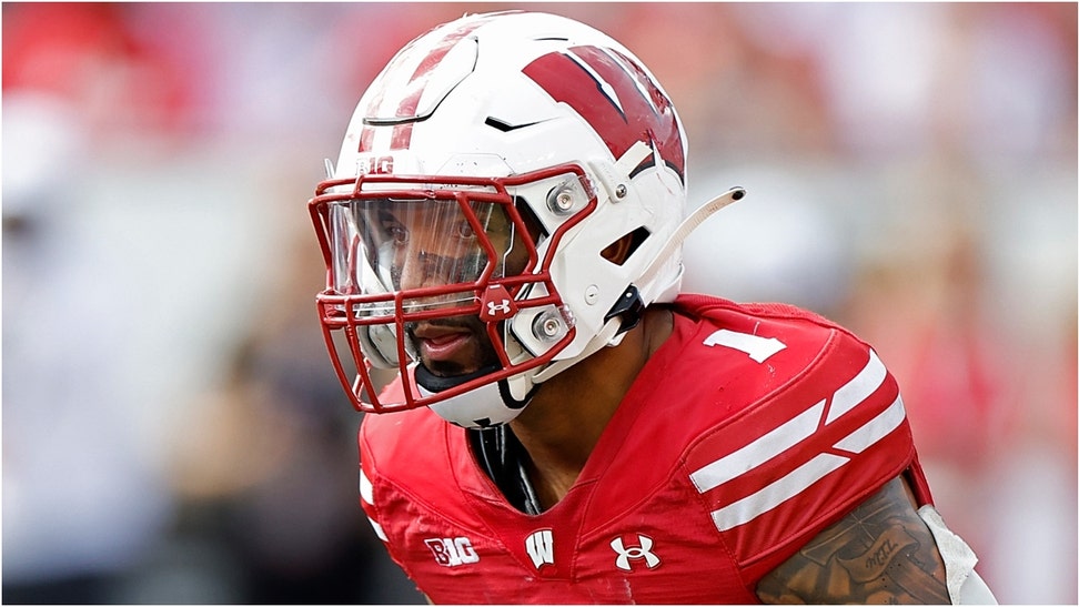 Wisconsin Badgers running back Chez Mellusi has left the team. Will he ever return? Will Mellusi play football again? (Credit: Getty Images)