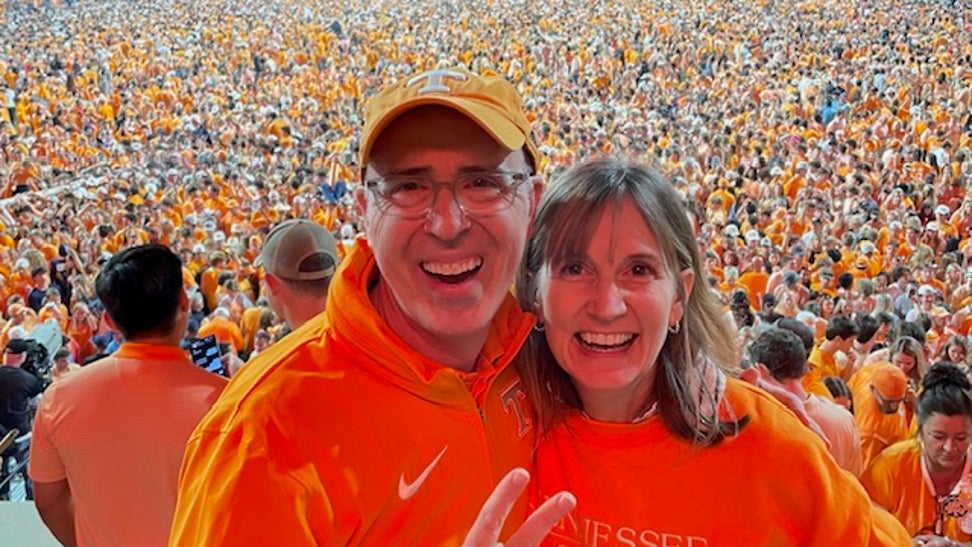 Tennessee fan, Chad Chesney had 30 hours to get from Taiwan to Knoxville for Alabama game. 