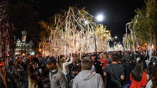 Auburn Student Roll Toomer's Corner After Trump Wins Election, Sing National Anthem