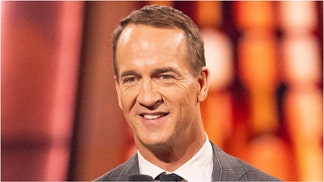 Peyton Manning sings David Allan Coe. (Credit: Getty Images)