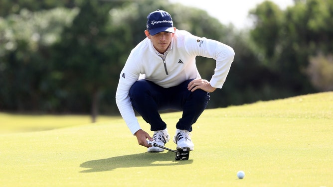 Jacob Bridgeman lines up a putt during the 2024 Butterfield Bermuda Championship at Port Royal Golf Course in Southampton, Bermuda. (Carmen Mandato/Getty Images)
