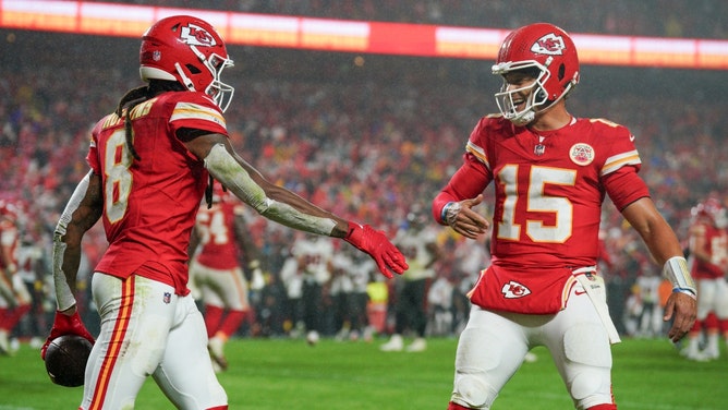 The Kansas City Chiefs -8 vs. the Denver Broncos is my third favorite pick in NFL Week 10 of the Circa Million VI. (Denny Medley-Imagn Images)