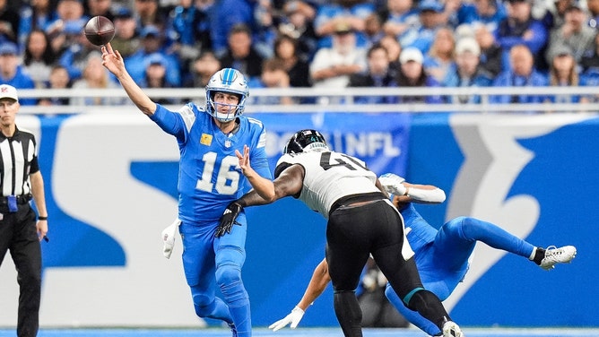 Detroit Lions QB Jared Goff passes the ball vs. the Jacksonville Jaguars at Ford Field. (Junfu Han/USA TODAY Network via Imagn Images)