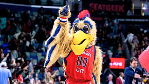 Pelicans Get Technical Foul After Attempting To Use Ball Boy To Stall For Time