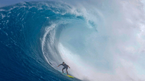 WATCH: Surfer Ty Simpson-Kane Survives Horrifying Wipeout At Peahi Beach