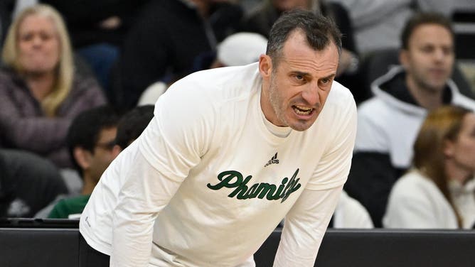 Doug Gottlieb is struggling in his first season at Wisconsin-Green Bay, and they just lost to Division II Michigan Tech.