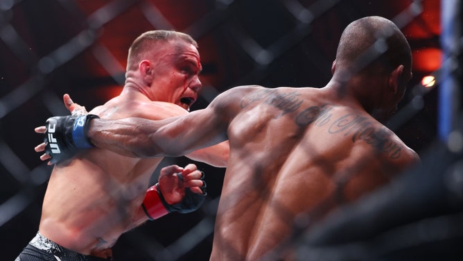 Nate Landwehr fights Jamall Emmers during UFC Fight Night at Boardwalk Hall in Atlantic City, New Jersey. (Ed Mulholland-USA TODAY Sports)