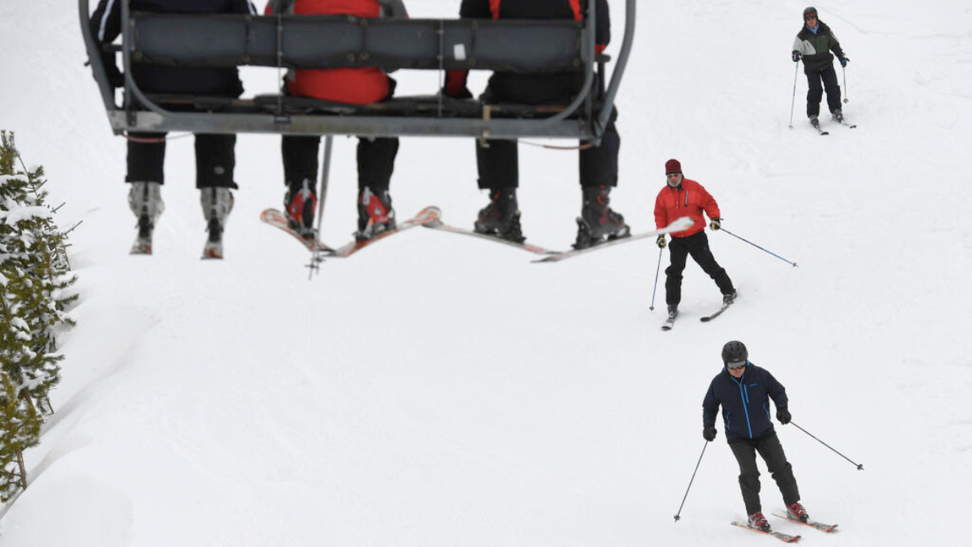 Nearly 200 Skiers Rescued From Broken Colorado Ski Lift Rewarded With $10 Resort Voucher For Their Troubles