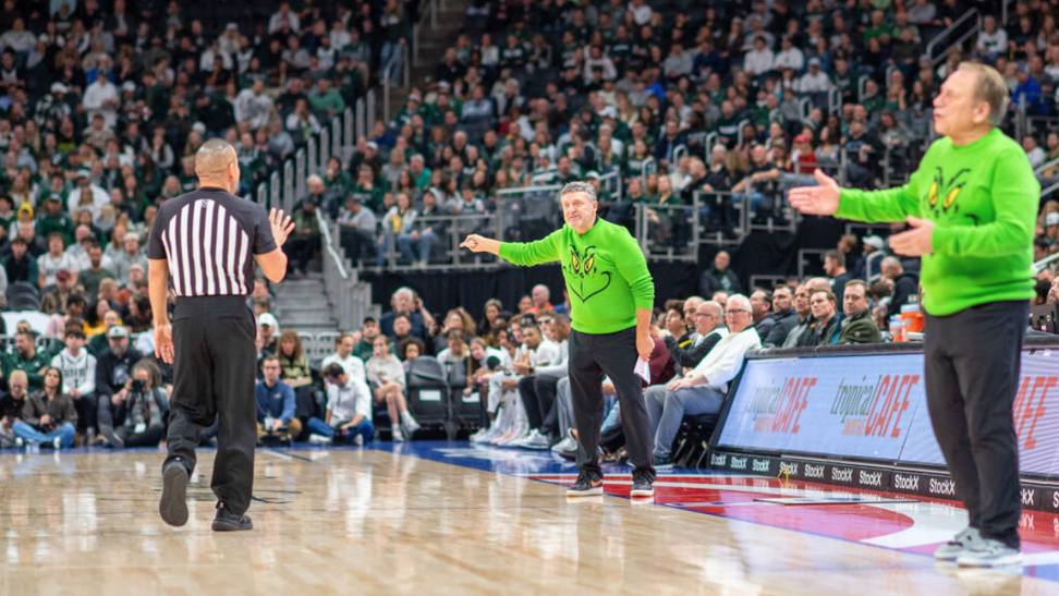 Greg Kampe, Tom Izzo Wear Matching Grinch Sweaters While Coaching Against Each Other