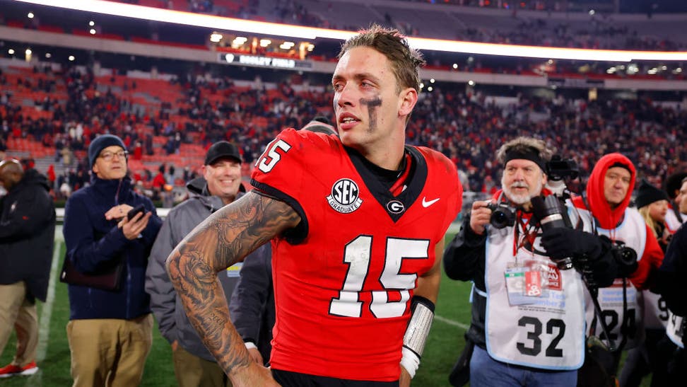 Georgia starting QB Carson Beck will miss the college football playoff due to elbow injury