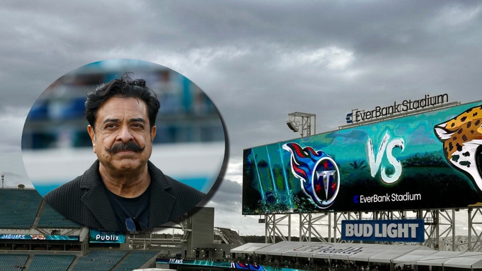 Plane Flies Above Jaguars' Stadium With Banner Telling Owner To Fire GM