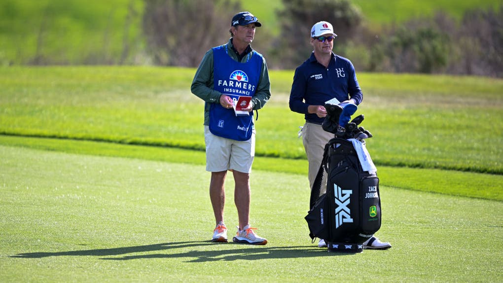 Zach Johnson's Caddie Gets Into It With Heckler At Torrey Pines: Video