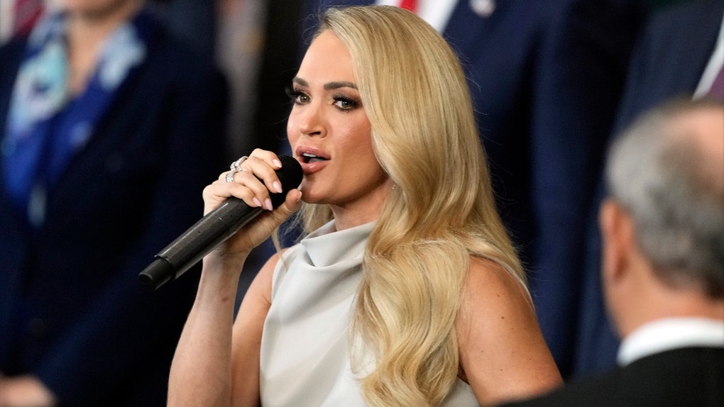 singer mandy moore throws shade at carrie underwood donald trump inauguration performance
