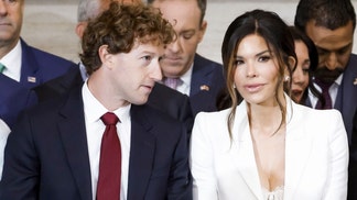 mark zuckerberg thirsty on instagram after looking at lauren sanchez's boobs