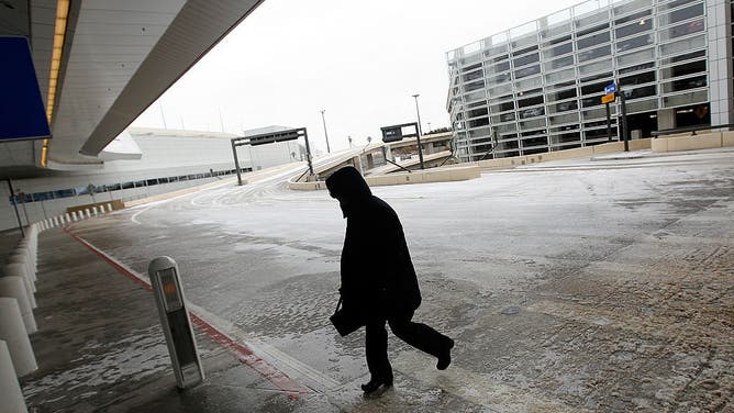 Cotton Bowl officials, and fans, are hoping that Dallas avoids major weather problems this week. 