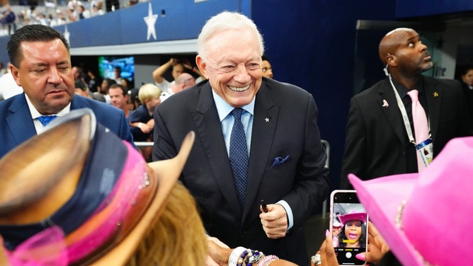 jerry jones smiles and glory holes