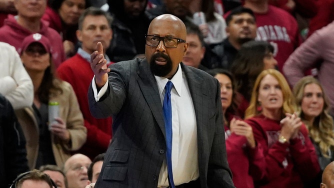 The Indiana Hoosiers lost in heartbreaking fashion on Sunday at home against the Maryland Terrapins and fans are done with IU head coach Mike Woodson.