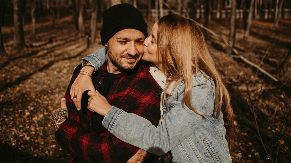 Louisiana Hunter Proposes To Girlfriend Then Immediately Drops A Deer