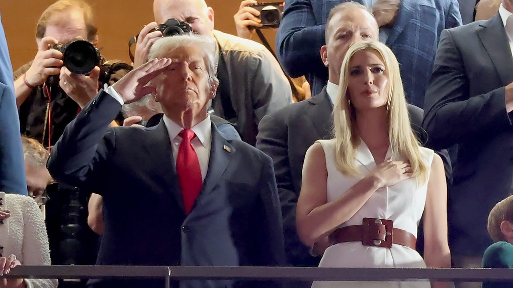 donald trump patrick mahomes family super bowl