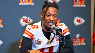 DeAndre Hopkins Arrives To Super Bowl In Mink Coat Passed Down From Late Father