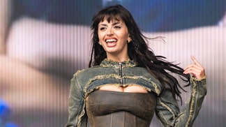 rebecca black booty-shaking widow in cowgirl hat