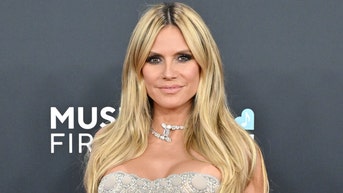 supermodel heidi klum thong bikini