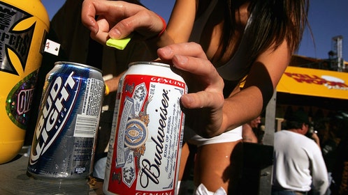 Two weeks after promising to make their beer more American, it appears the fellas in marketing for Anheuser-Busch did just that for today's Daytona 500. 