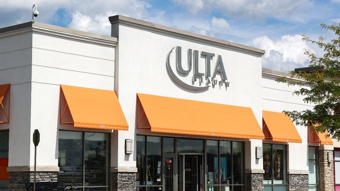 ulta shoplifter sexual acts and cash bribe