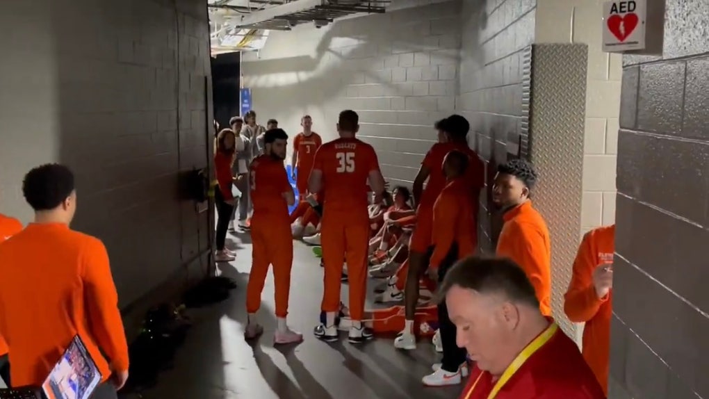 Clemson was locked out of their own locker room at halftime of the ACC Tournament 

Via: Marc Wilson (WAVE3News)