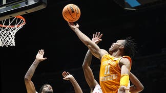 Social Media Reacts To Tennessee's Historically Awful First Half Against Houston 