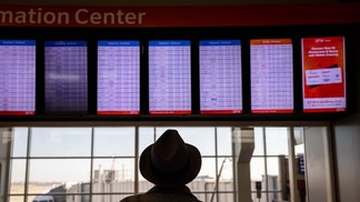 naked woman smashed screens at dfw airport