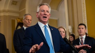 Sen. Tuberville’s ‘Student Athlete Act Of 2026’ Aims To Curtail Portal Chaos, Give Athletes Five Years To Play