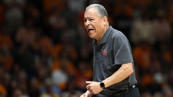 Houston handled Tennessee on Sunday to clinch a Final Four berth