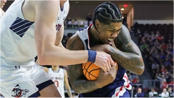 The Gonzaga/Saint Mary's basketball game featured an insane stat line. The teams shot a combined 1-31 from three. (Photo by Ethan Miller/Getty Images)