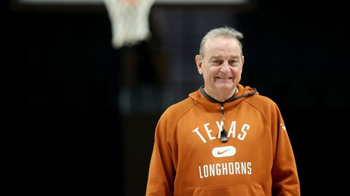 Texas' Vic Schaefer  Applauds Student Reporters Who Drove 16 Hours To Cover Game