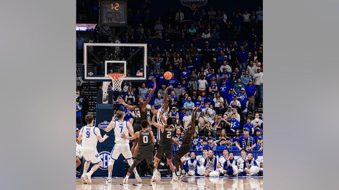 Kentucky's Otega Oweh hits last second shot to once again beat Oklahoma on a last second shot. Via: SEC