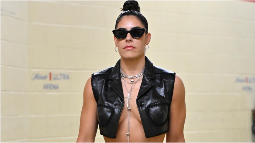 A video of Kelsey Plum with Jack Banana is going viral, but was it staged? Watch the video. What are the reactions? (Photo by David Becker/NBAE via Getty Images)