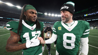 Davante Adams: Aaron Rodgers Wants A Team To ‘Roll Out The Red Carpet For Him’