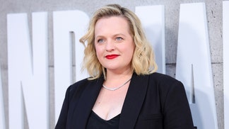 elisabeth moss says handmaid's tale crew member asked for her underwear